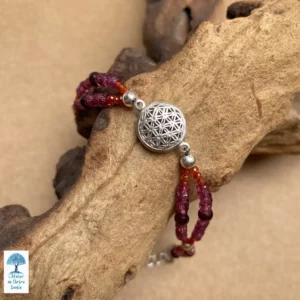 bracelet en grenat avec fleur de vie