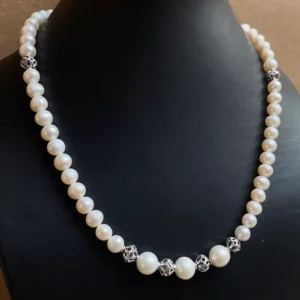 Collier en perles de rivière naturelles et argent